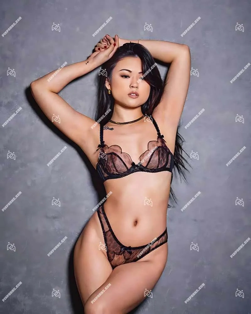 Lulu Chu sexy canvas wall art – Pose 70