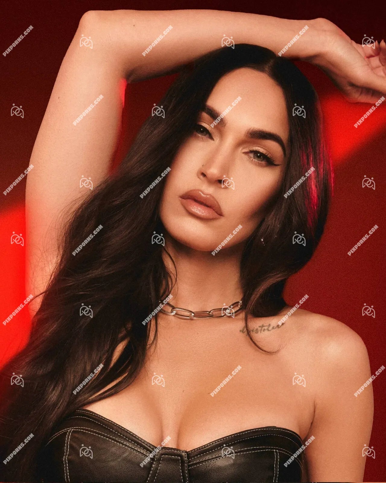 Megan Fox sexy digital download wall art – Pose 443